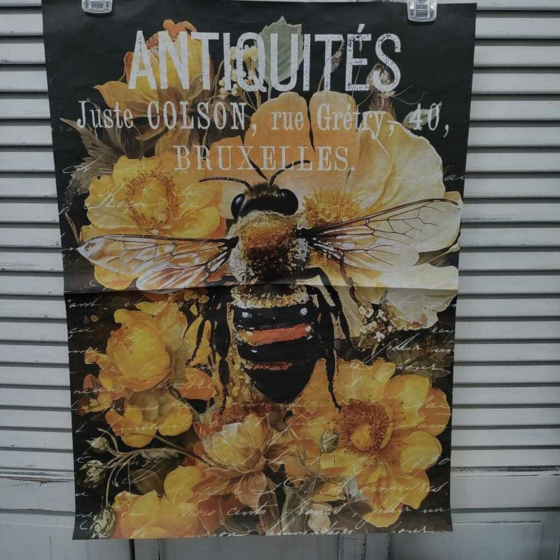 Queen Bee & Roses