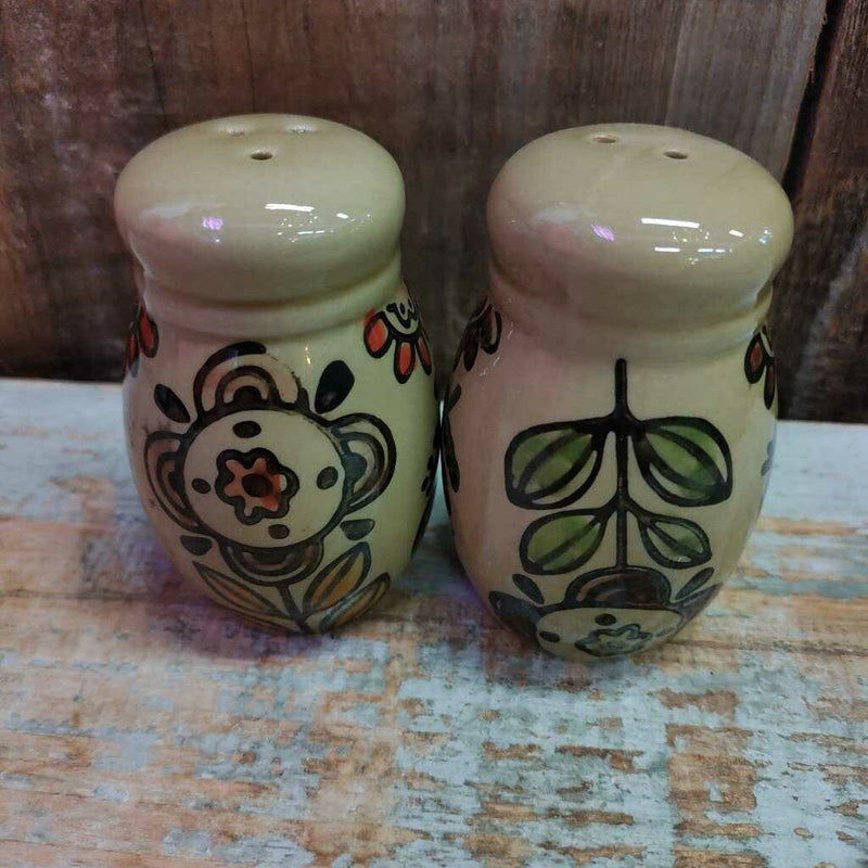 Folk Art Floral S & P Shaker Set