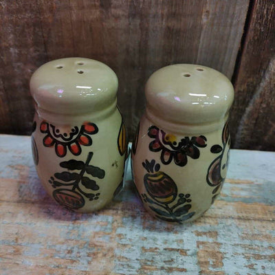 Folk Art Floral S & P Shaker Set